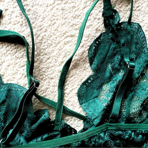 Green Floral Lace Bralette & Panties Lingerie Set Small Adjustable Bra Straps - Picture 5 of 7